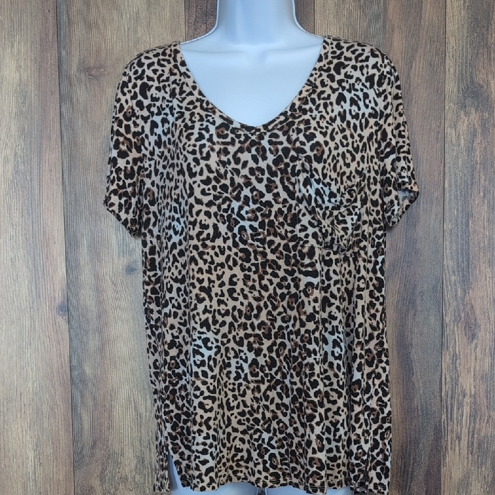 24/7 Leopard Print V-Neck Blouse M                    D378x